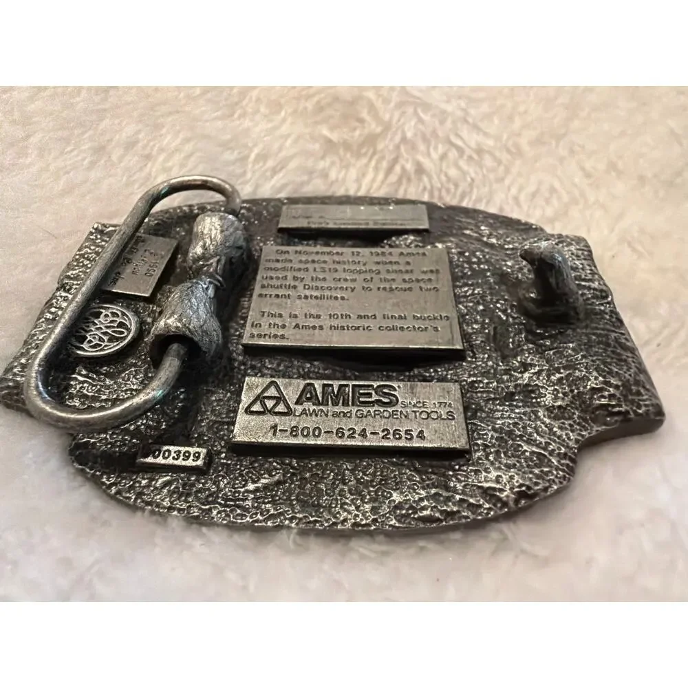 Siskiyou L.E. 1989 Ames Tools Space Shuttle Discovery 1984 3D Pewter Buckle